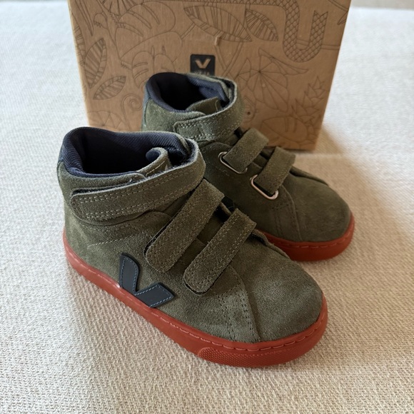 Veja Boys Small Esplar Mid Suede Sneakers - Picture 1 of 10